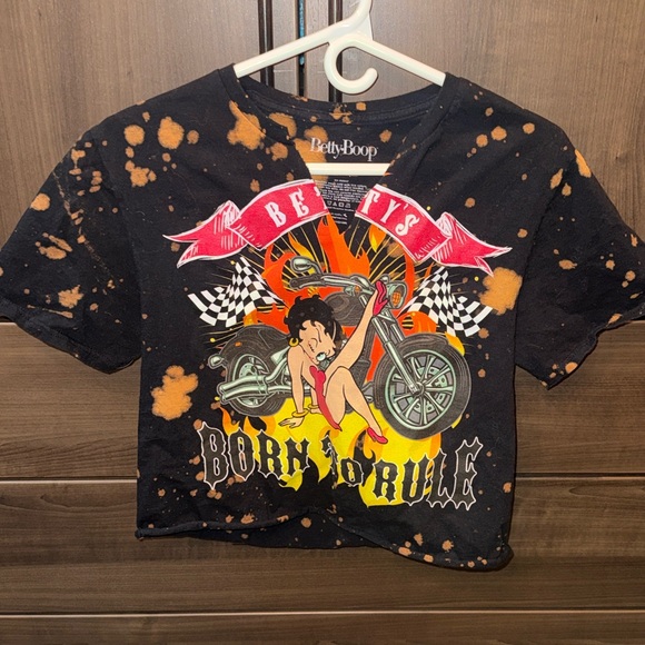 Betty Boop Tops - Betty Boop Cropped Graphic  T-Shirt